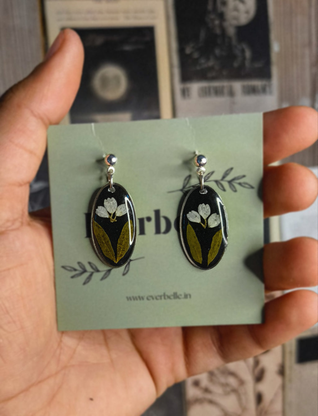 Noir earrings