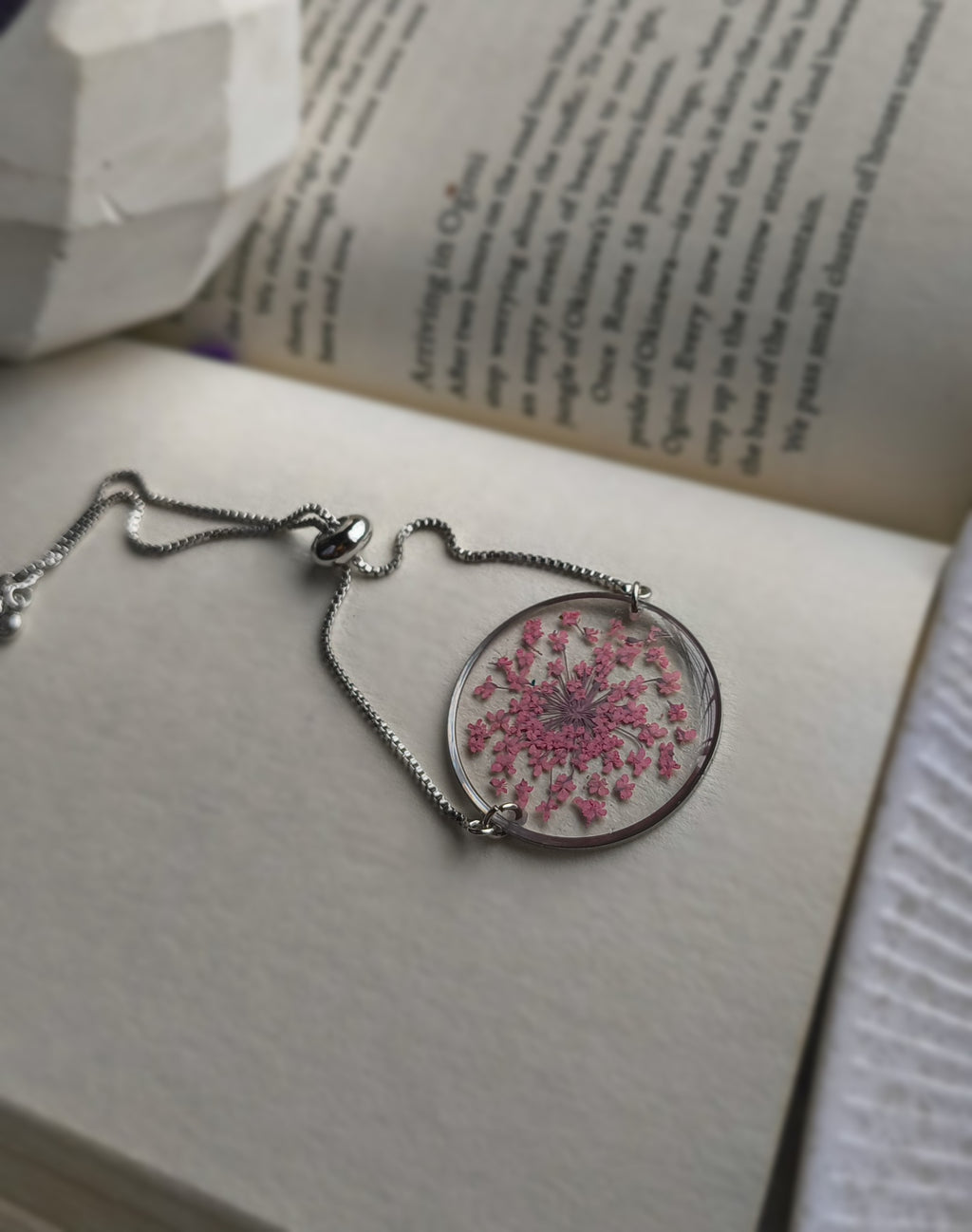 Anne Lace Bracelet (pink)