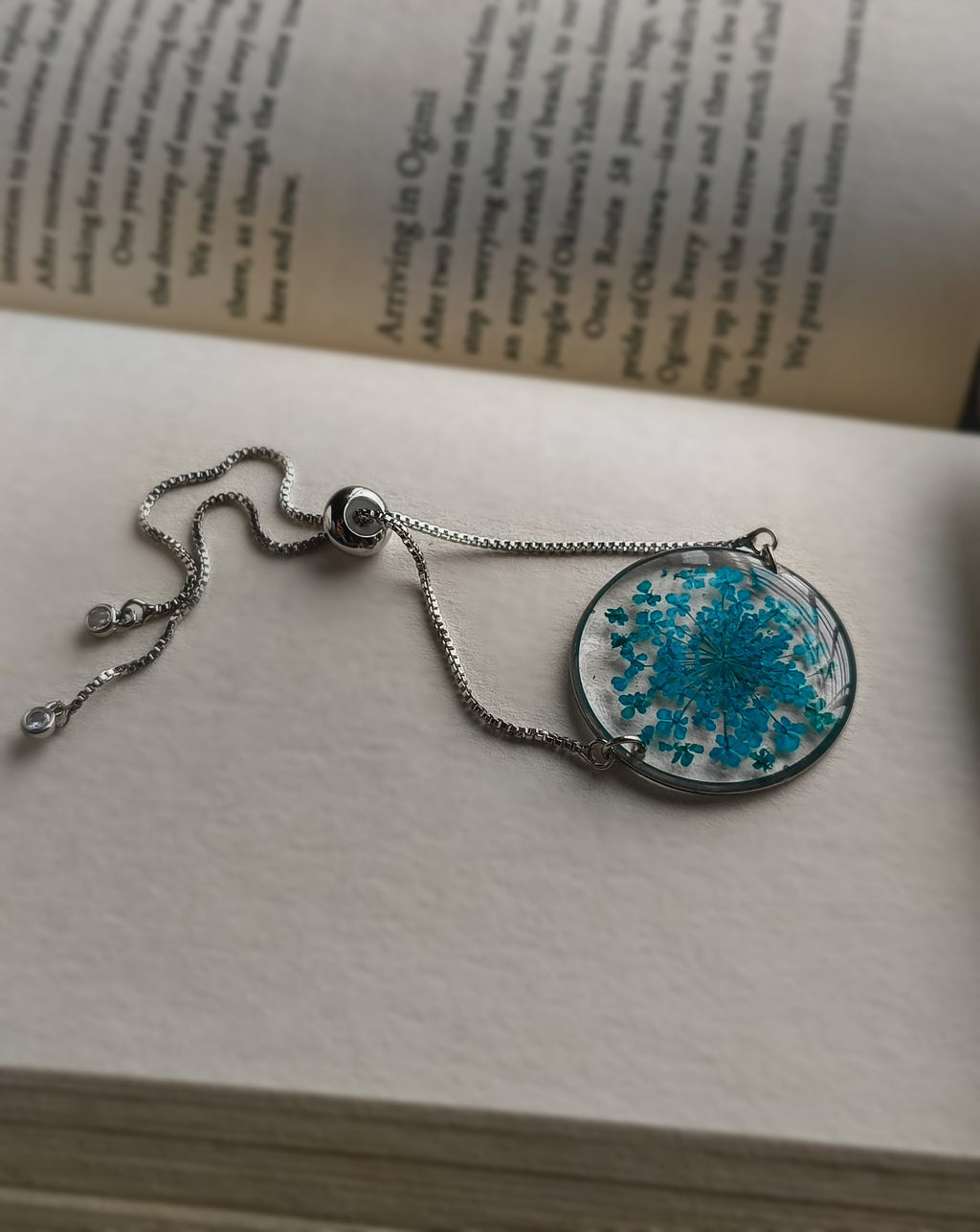 Anne Lace bracelet (blue)