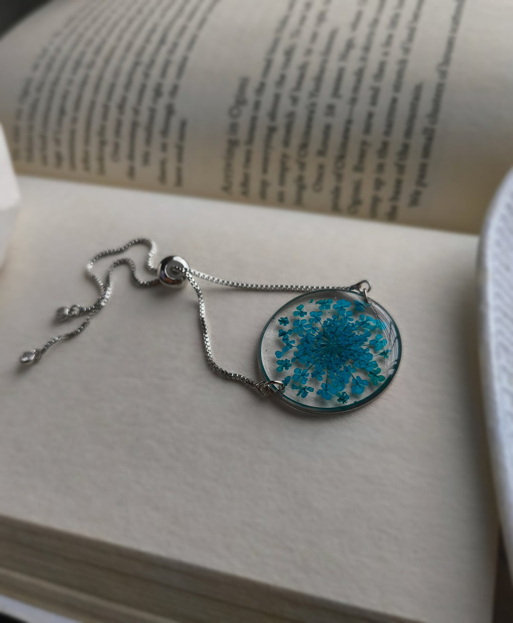 Anne Lace bracelet (blue)